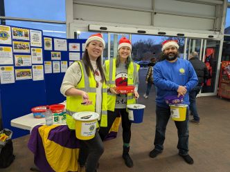 Lions collecting for charity